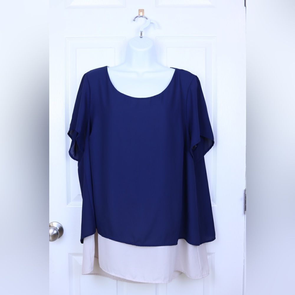 Torrid Women’s Tunic Style Pleated Top Navy Blue Pink Size One